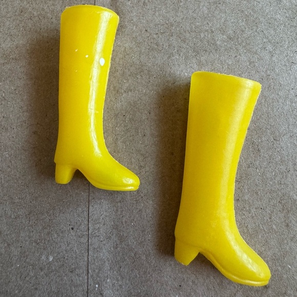Rare, HTF Retro Vintage Yellow Barbie Boots Mod GoGo Style 1960s 70s - Picture 2 of 2